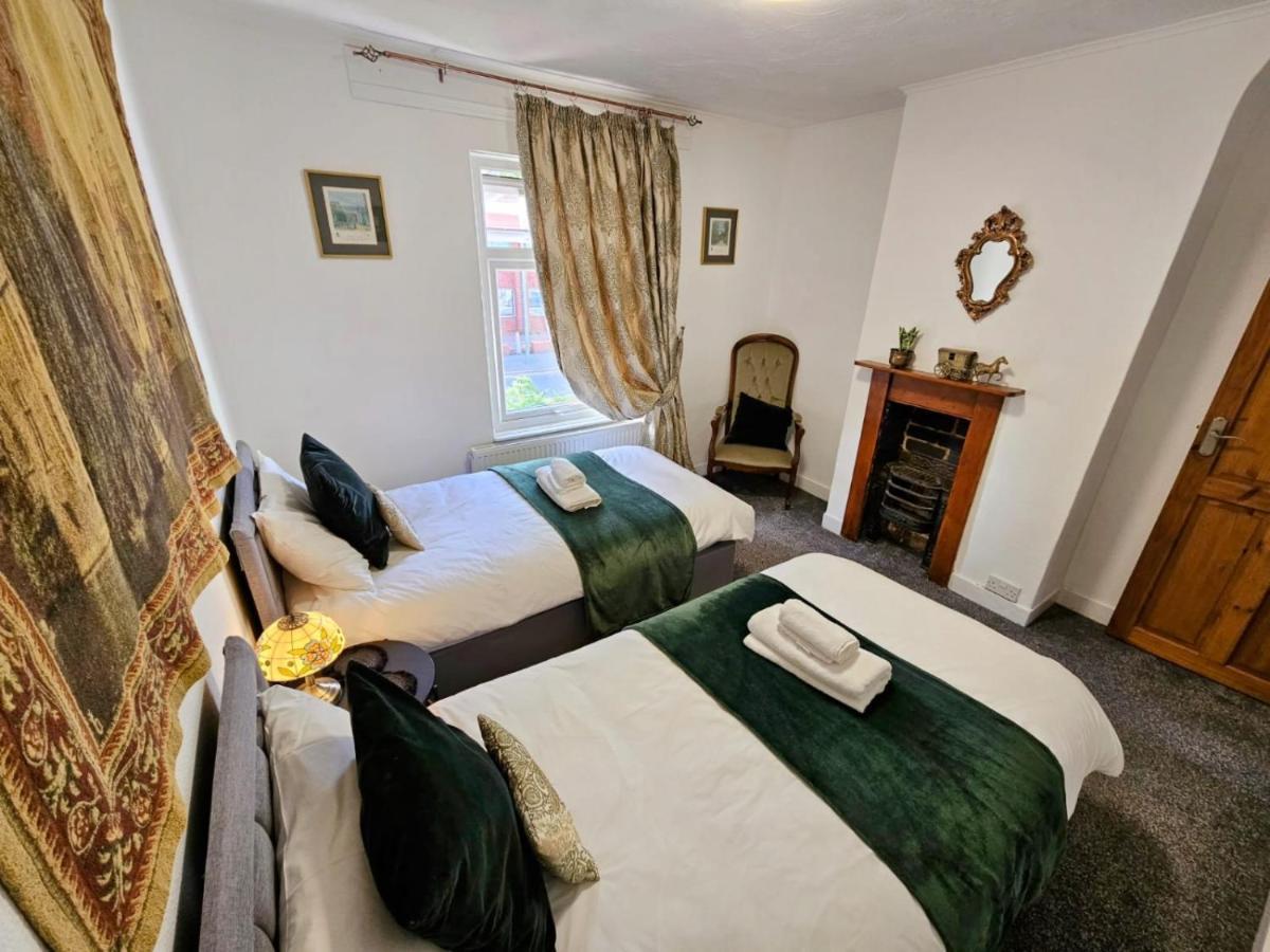 Cute Cottage In Egham Heathrow- 7 Guests 3 Bedrooms 외부 사진
